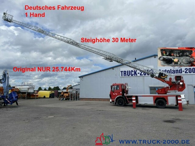 Mercedes-Benz 1422NG Ziegler Feuerwehr Drehleiter 30m Rettung - Camion avec nacelle: photos 1 Mercedes-Benz 1422NG Ziegler Feuerwehr Drehleiter 30m Rettung - Camion avec nacelle: photos 1