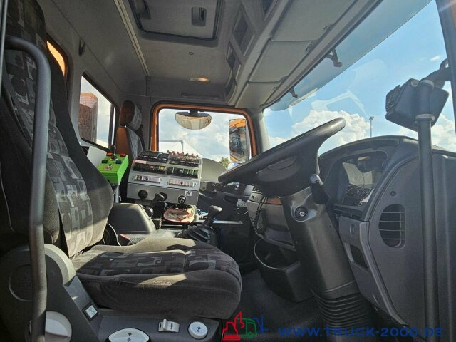 Mercedes-Benz Atego 1518 Bucher Cityfant60 mit Separat Motor - Balayeuse de voirie: photos 3 Mercedes-Benz Atego 1518 Bucher Cityfant60 mit Separat Motor - Balayeuse de voirie: photos 3