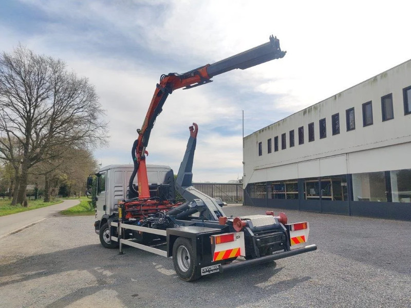 MAN TGL 12.250 Containersysteem met kraan Palfinger PK9001 + Remote - Camion ampliroll, Camion grue: photos 4 MAN TGL 12.250 Containersysteem met kraan Palfinger PK9001 + Remote - Camion ampliroll, Camion grue: photos 4