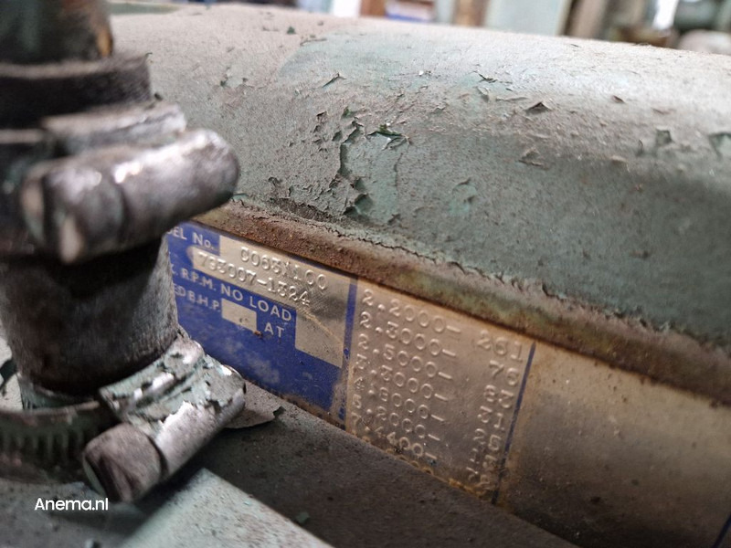 Bedford 500 M - Moteur: photos 2 Bedford 500 M - Moteur: photos 2