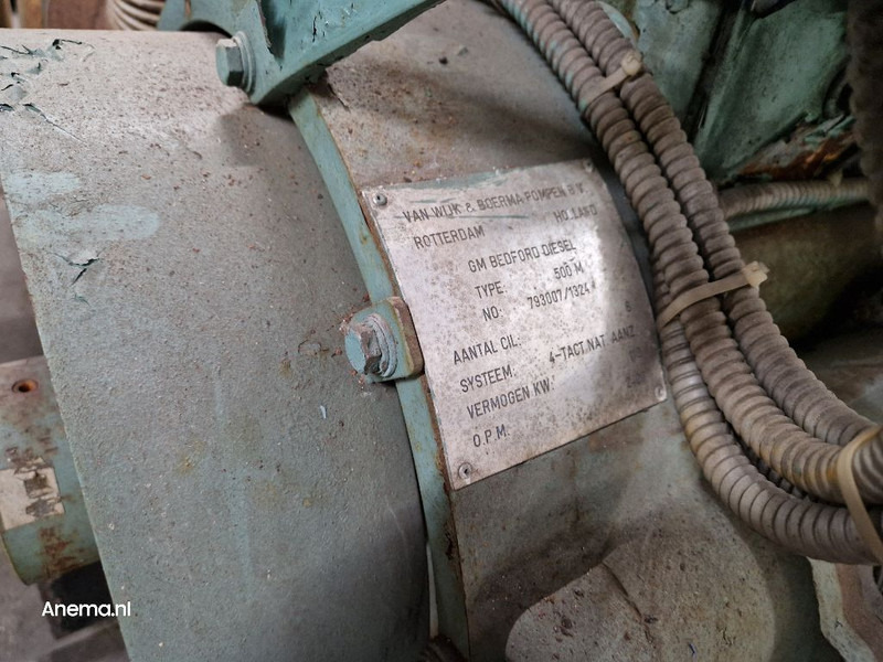 Bedford 500 M - Moteur: photos 4 Bedford 500 M - Moteur: photos 4