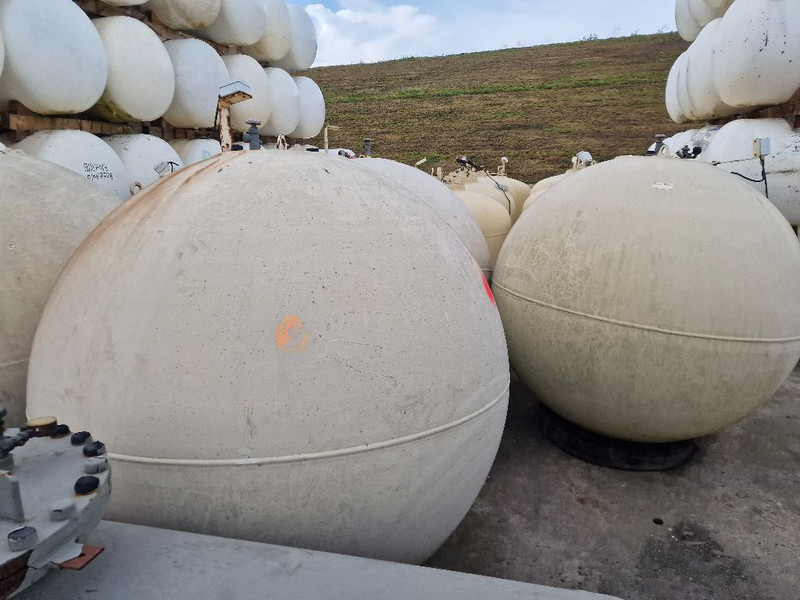 LPG / GAS GASTANK 3500 LITER - Réservoir de carburant: photos 1 LPG / GAS GASTANK 3500 LITER - Réservoir de carburant: photos 1