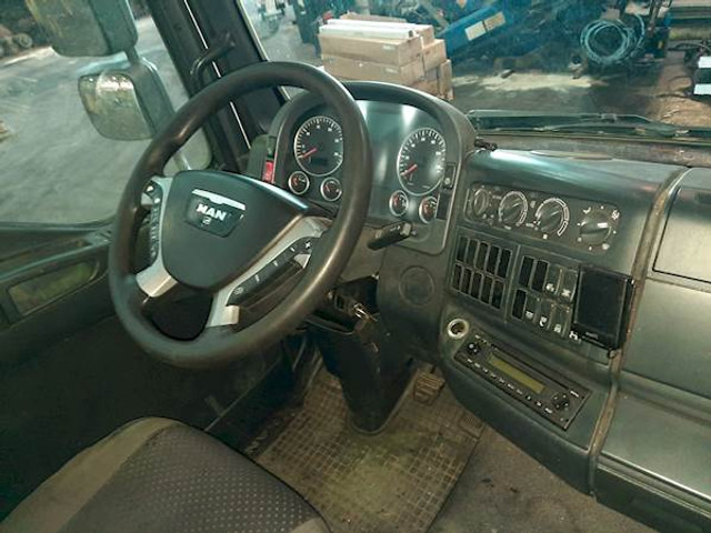 MAN TGM 15.290 4X2 LL - Camion porte-conteneur/ Caisse mobile: photos 5 MAN TGM 15.290 4X2 LL - Camion porte-conteneur/ Caisse mobile: photos 5