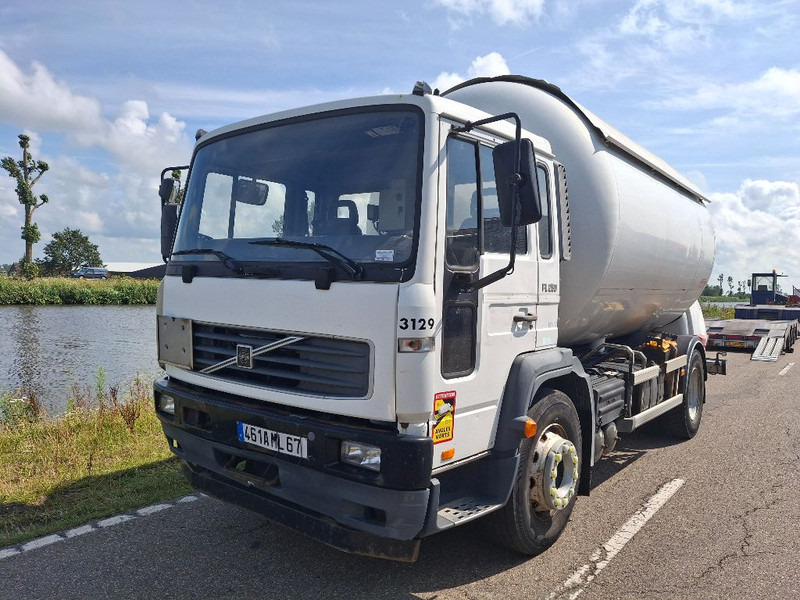 Volvo FL 250 GAS / LPG - Camion citerne: photos 1 Volvo FL 250 GAS / LPG - Camion citerne: photos 1