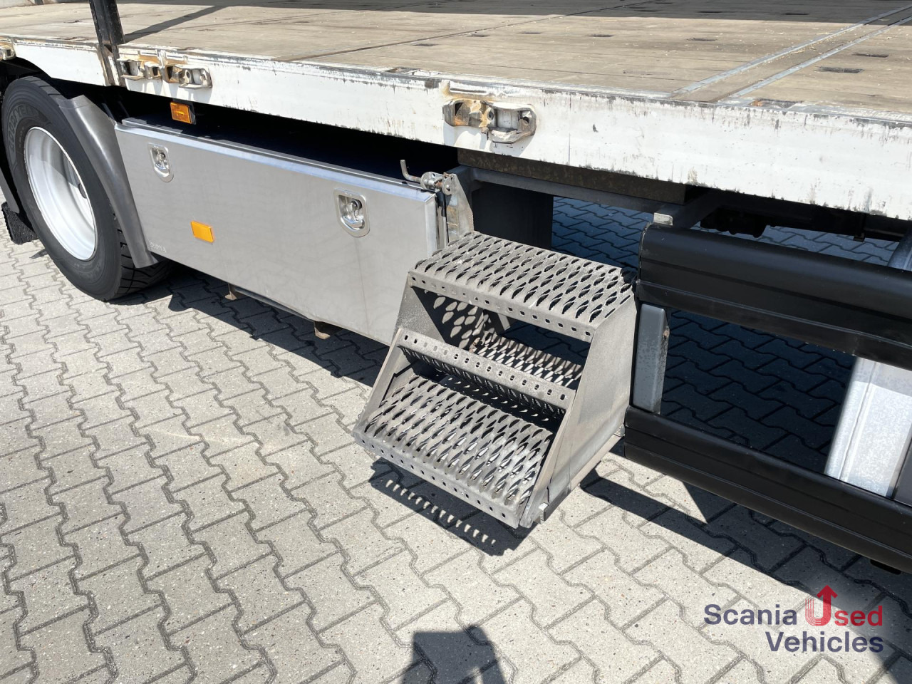 SCANIA P 250 DB4x2MNB SIDE DOORS FULL AIR 250X246X250CM - Camion fourgon: photos 3 SCANIA P 250 DB4x2MNB SIDE DOORS FULL AIR 250X246X250CM - Camion fourgon: photos 3