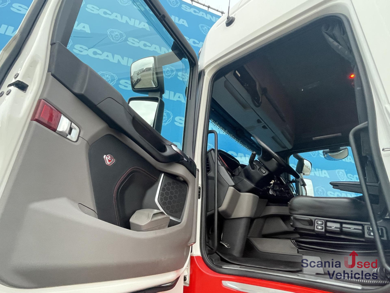 SCANIA R 650 B6x4NB RETARDER V8 WOOD KESLA 2112T CRANE - Camion grumier, Camion grue: photos 3 SCANIA R 650 B6x4NB RETARDER V8 WOOD KESLA 2112T CRANE - Camion grumier, Camion grue: photos 3