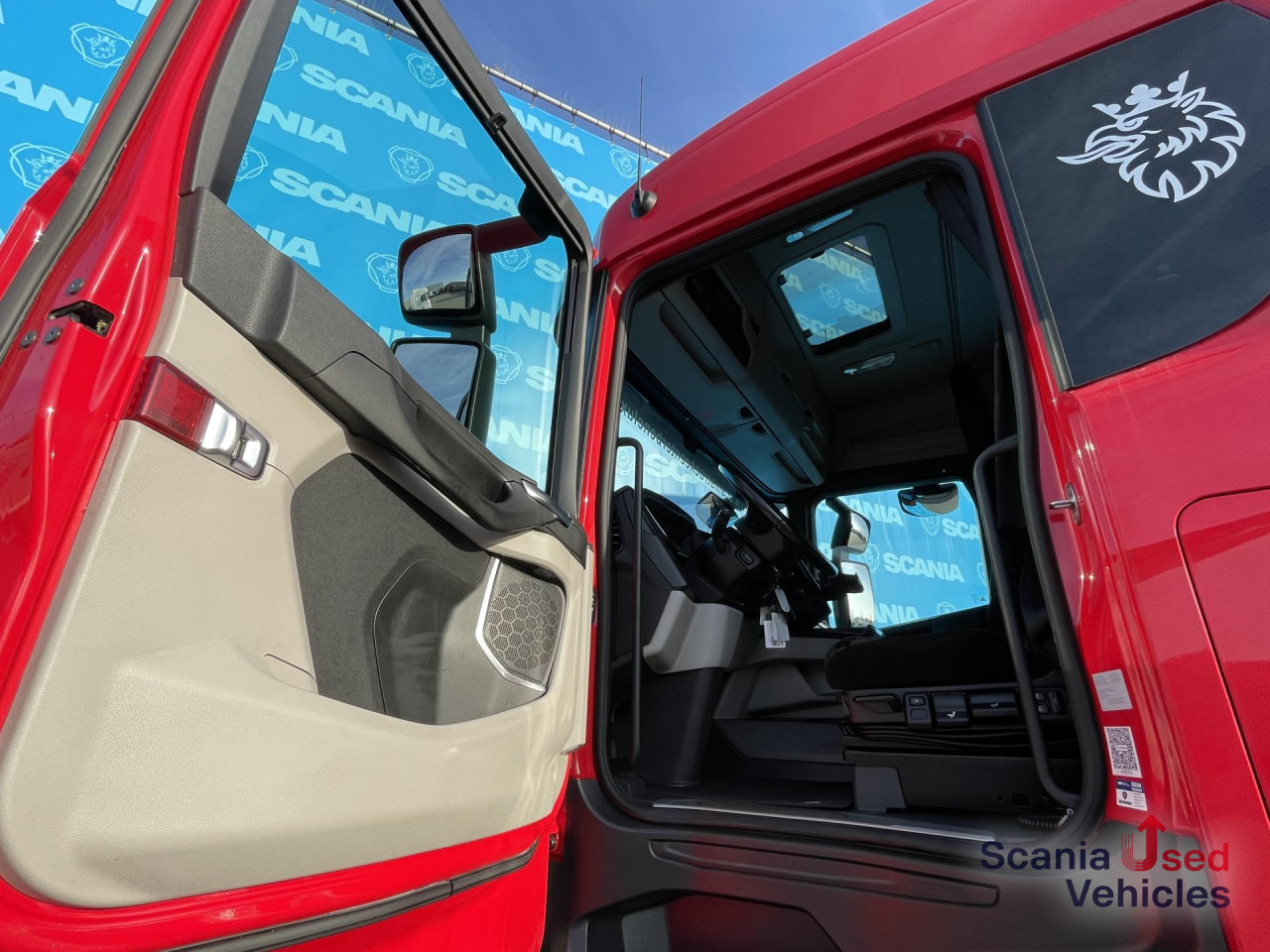 SCANIA R 410 A4x2NA RETARDER LED NAVI - Tracteur routier: photos 3 SCANIA R 410 A4x2NA RETARDER LED NAVI - Tracteur routier: photos 3