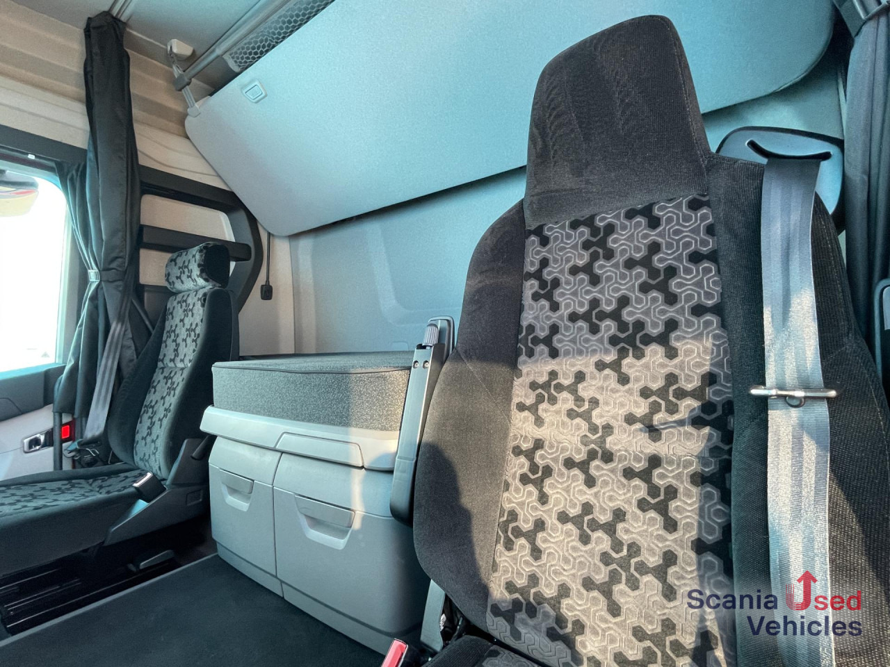 SCANIA R 410 A4x2NA RETARDER LED NAVI - Tracteur routier: photos 5 SCANIA R 410 A4x2NA RETARDER LED NAVI - Tracteur routier: photos 5