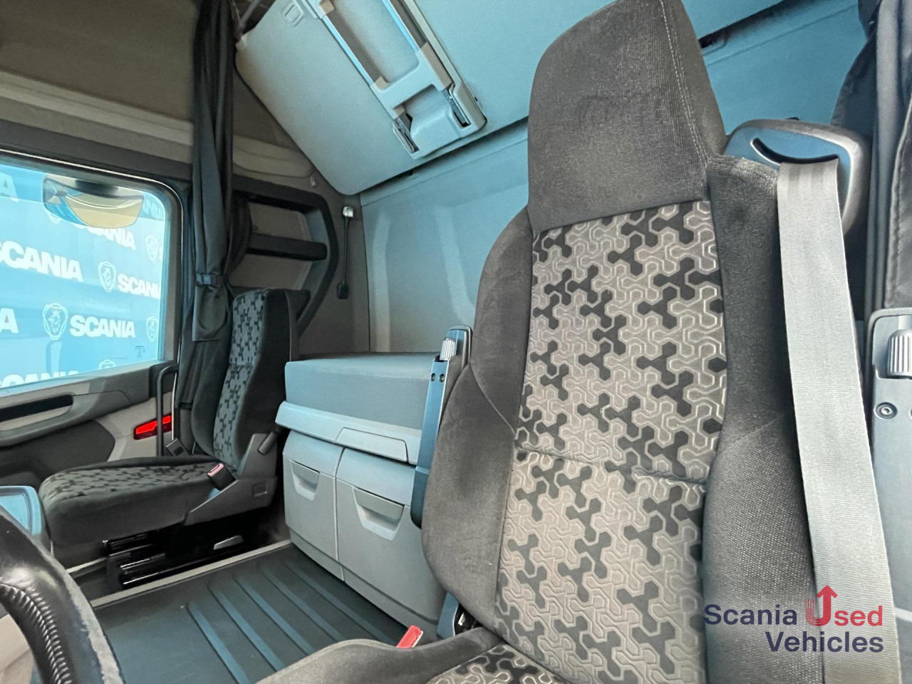 SCANIA R 450 A4x2NB DIFF-L RETARDER FULL AIR 8T HYDRO - Tracteur routier: photos 5 SCANIA R 450 A4x2NB DIFF-L RETARDER FULL AIR 8T HYDRO - Tracteur routier: photos 5