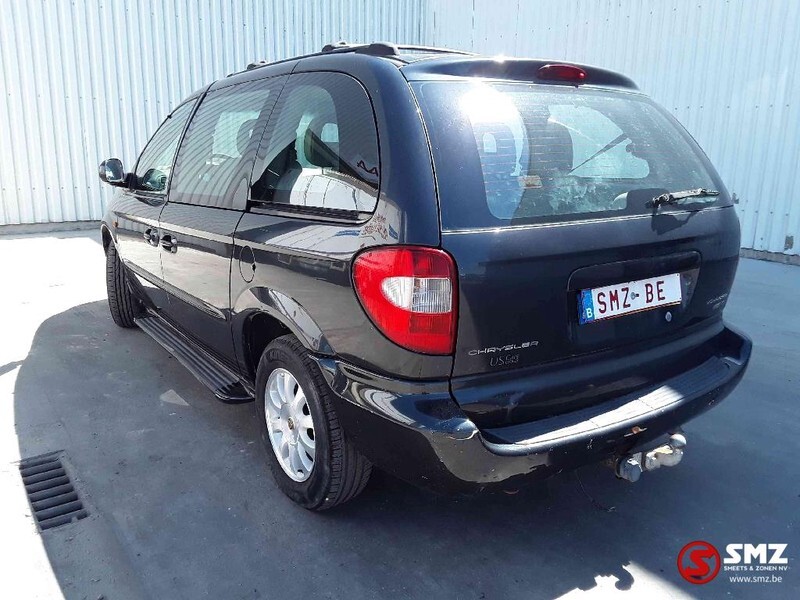 Voiture Chrysler Voyager tdi: photos 11