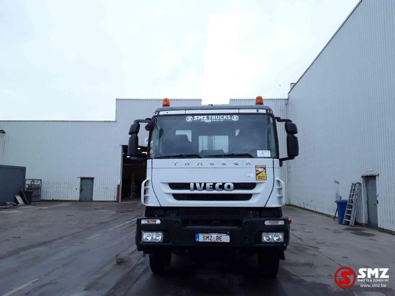 Iveco Trakker 360 6x4 manual chassis - Camion plateau, Camion grue: photos 2 Iveco Trakker 360 6x4 manual chassis - Camion plateau, Camion grue: photos 2