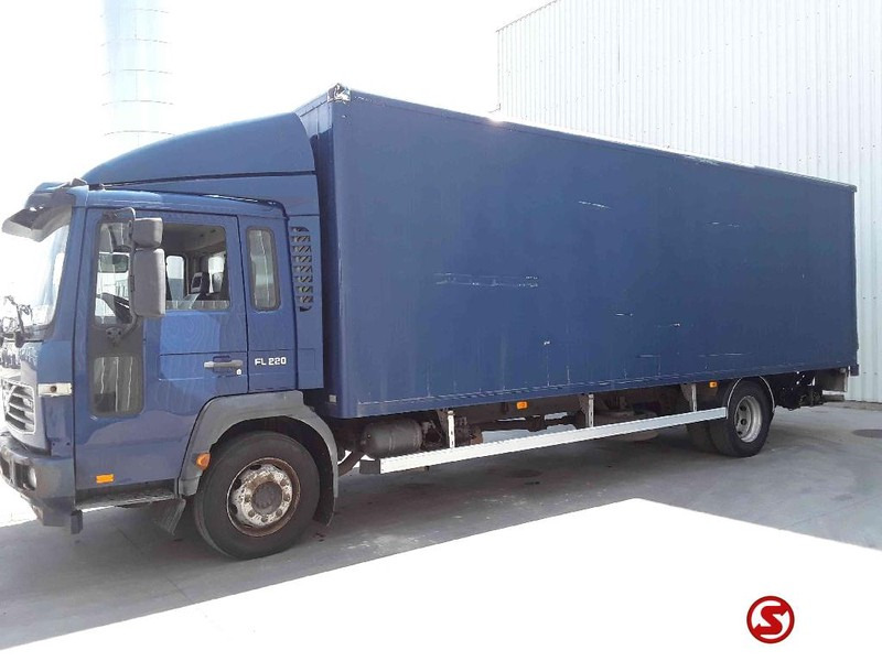 Volvo FL 220 - Camion fourgon: photos 5 Volvo FL 220 - Camion fourgon: photos 5