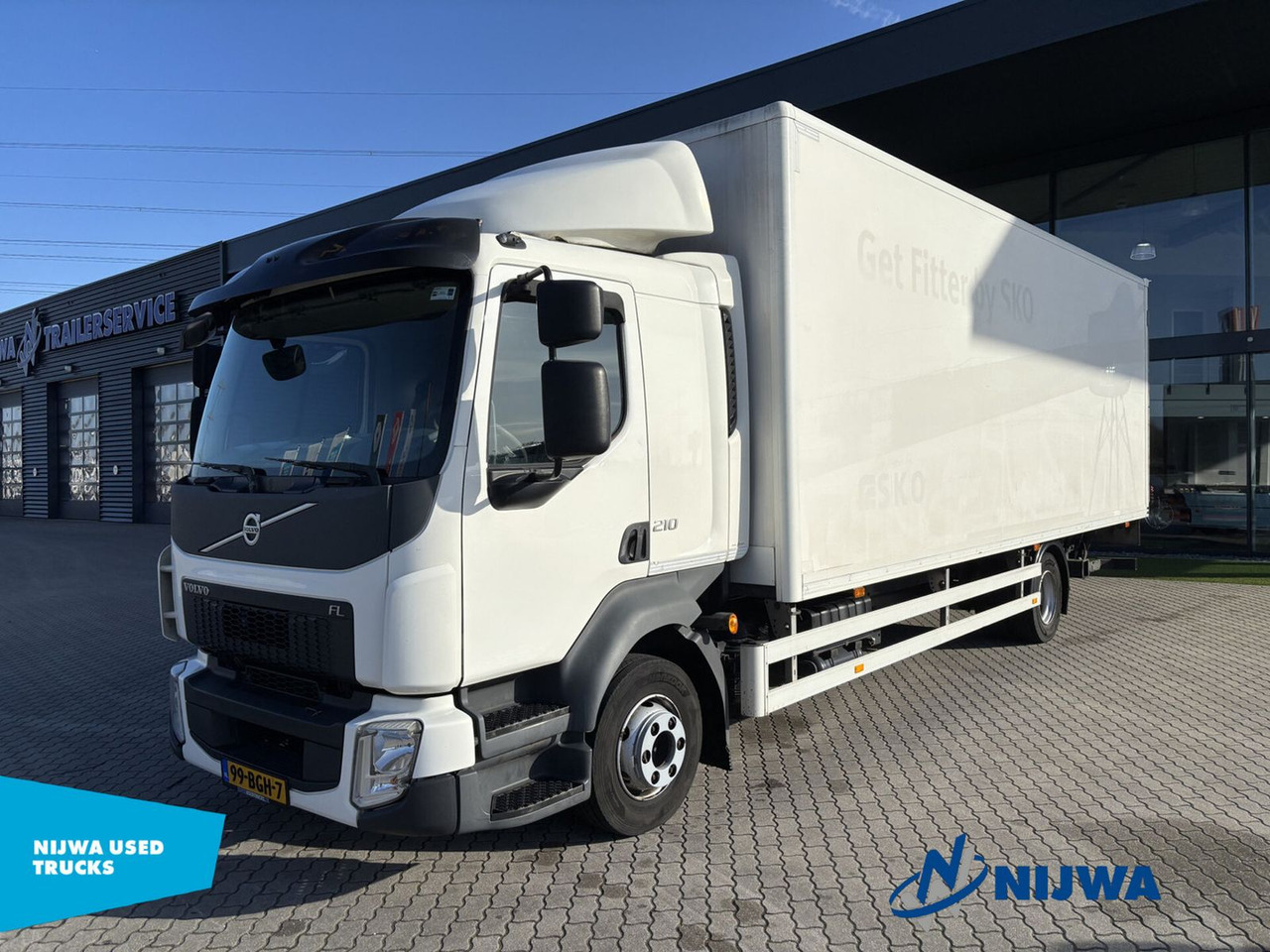 Volvo FL 210 4x2 Laadklep + Zijdeur - Camion fourgon: photos 1 Volvo FL 210 4x2 Laadklep + Zijdeur - Camion fourgon: photos 1
