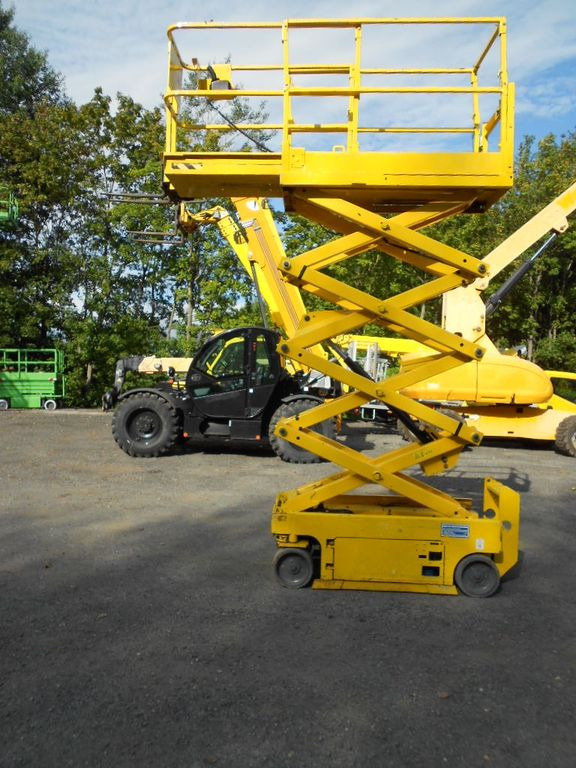 Genie GS 1930, Scherenarbeitsbühne Genie 8 m Genie GS 1930, Scherenarbeitsbühne Genie 8 m - Nacelle ciseaux: photos 5 Genie GS 1930, Scherenarbeitsbühne Genie 8 m Genie GS 1930, Scherenarbeitsbühne Genie 8 m - Nacelle ciseaux: photos 5