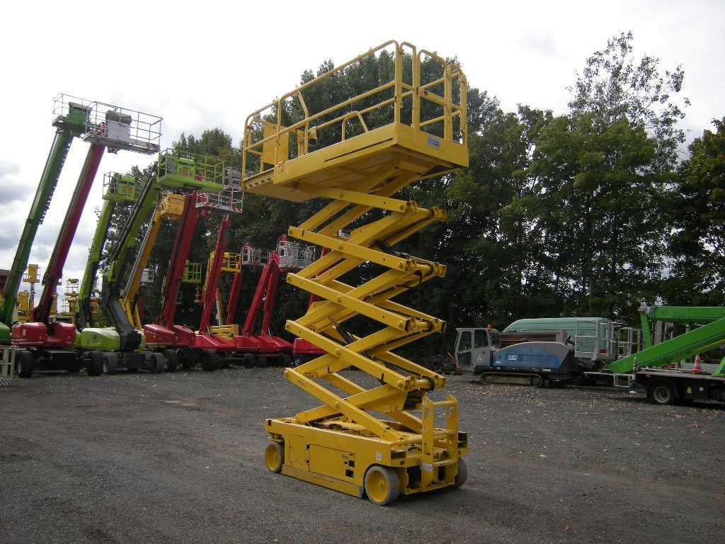 JLG 3246, Scherenarbeitsbühne, 11,9 m - Camion avec nacelle: photos 2 JLG 3246, Scherenarbeitsbühne, 11,9 m - Camion avec nacelle: photos 2