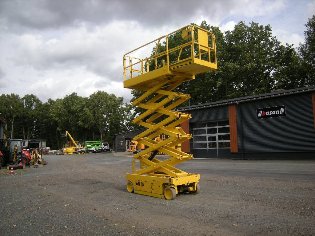 JLG 3246, Scherenarbeitsbühne, 11,9 m - Camion avec nacelle: photos 5 JLG 3246, Scherenarbeitsbühne, 11,9 m - Camion avec nacelle: photos 5