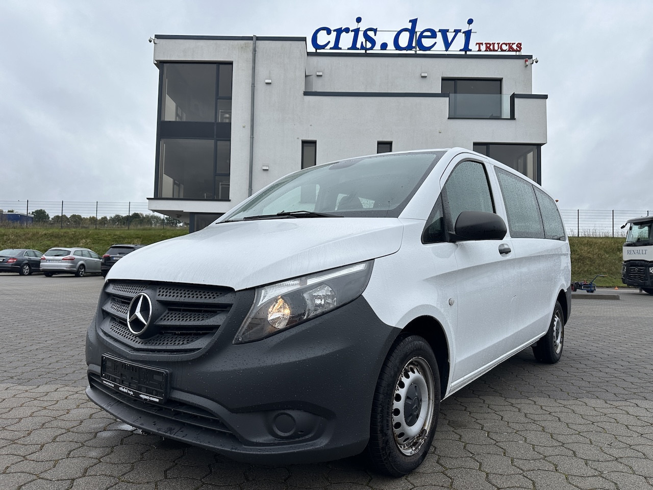 Mercedes-Benz Vito 111 CDI 9 Sitzer BT FSE Klima Tempomat Radio - Transport de personnes: photos 1 Mercedes-Benz Vito 111 CDI 9 Sitzer BT FSE Klima Tempomat Radio - Transport de personnes: photos 1