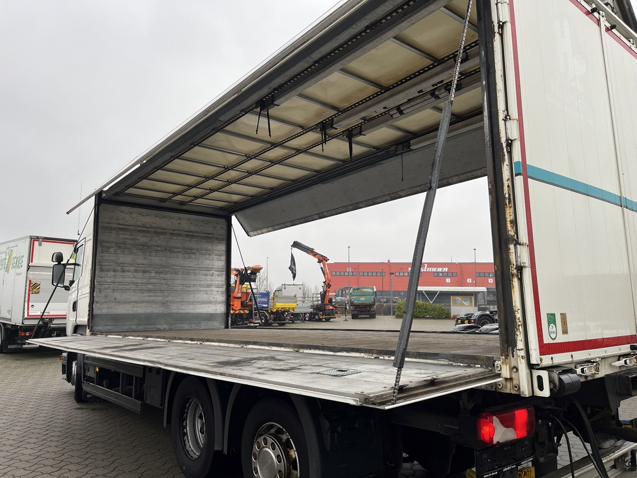 Scania R 450 6x2 Geränkezug + Orten Anhänger - Camion pour le transport de boissons: photos 2 Scania R 450 6x2 Geränkezug + Orten Anhänger - Camion pour le transport de boissons: photos 2