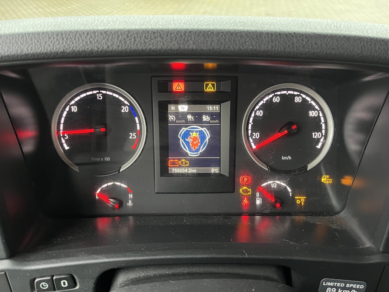 Scania R 450 6x2 Geränkezug + Orten Anhänger - Camion pour le transport de boissons: photos 4 Scania R 450 6x2 Geränkezug + Orten Anhänger - Camion pour le transport de boissons: photos 4