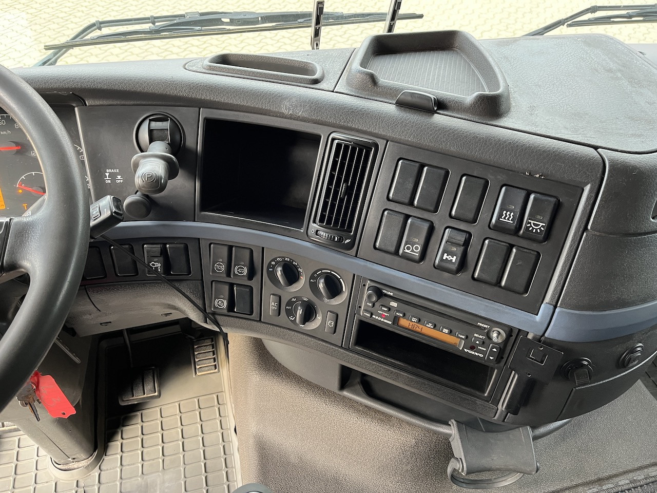 Volvo FH 520 6x2 Palfinger PK 12502 | AHK - Camion grue, Camion plateau: photos 4 Volvo FH 520 6x2 Palfinger PK 12502 | AHK - Camion grue, Camion plateau: photos 4