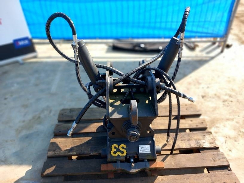 Komatsu PC88MR-8 Tilt Eurosteel - Tiltrotator: photos 3 Komatsu PC88MR-8 Tilt Eurosteel - Tiltrotator: photos 3