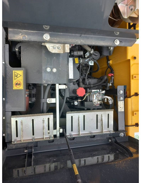 Pelle sur pneus Komatsu PW160-11E0: photos 13