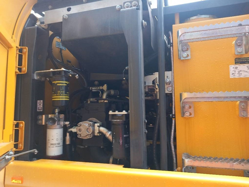 Pelle sur pneus Komatsu PW160-11E0: photos 11