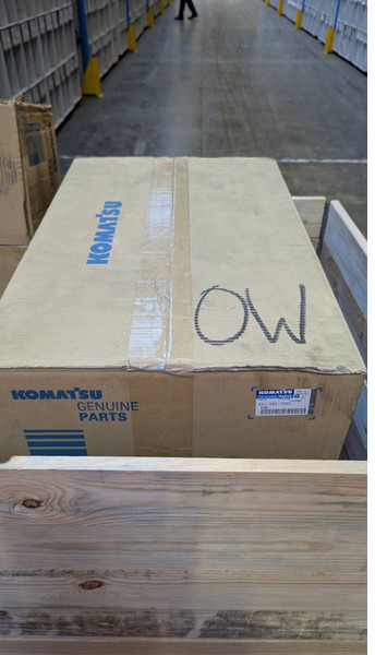 Komatsu WA475-10 - HYDRAULIC PUMP 421-S95-7060 - Chargeuse sur pneus: photos 1 Komatsu WA475-10 - HYDRAULIC PUMP 421-S95-7060 - Chargeuse sur pneus: photos 1
