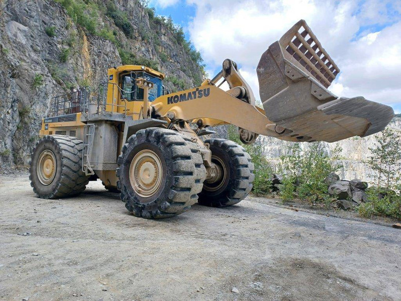 Komatsu WA800-3 - Chargeuse sur pneus: photos 2 Komatsu WA800-3 - Chargeuse sur pneus: photos 2