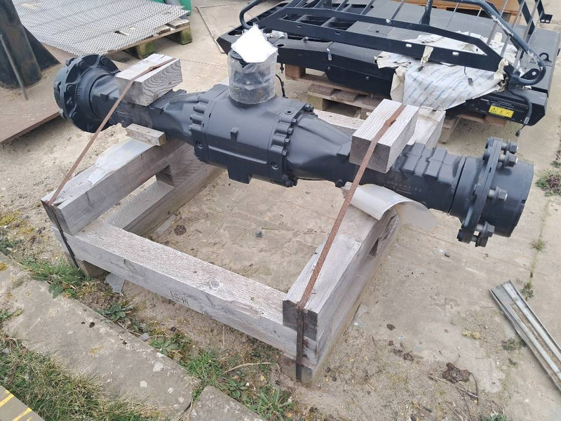 Komatsu WA80M-8E0 FRONT AXLY ASSY 42U-22-51010 - Essieu et pièces pour Engins de chantier: photos 2 Komatsu WA80M-8E0 FRONT AXLY ASSY 42U-22-51010 - Essieu et pièces pour Engins de chantier: photos 2