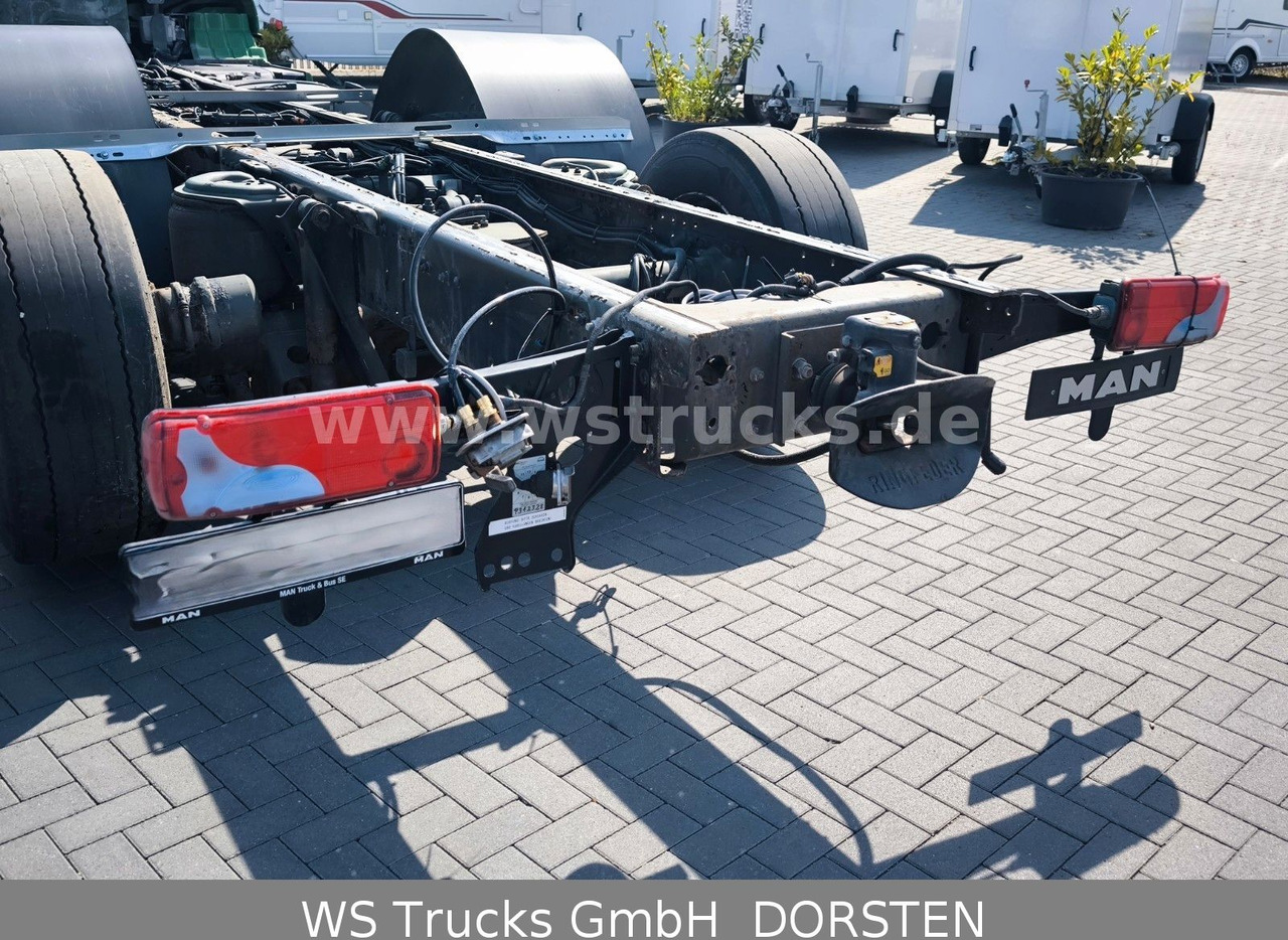 MAN TGS 26.500 6x2 Luft/Luft Lenkachse Intader - Châssis cabine: photos 5 MAN TGS 26.500 6x2 Luft/Luft Lenkachse Intader - Châssis cabine: photos 5