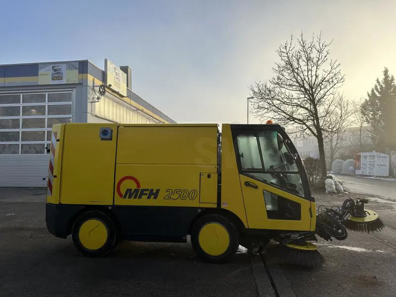 Balayeuse industrielle neuf Diversen MFH 2500 Kehrmaschine Klima 3 Besen AEBI MATEC MFH 2500 Kehrmaschine Klima 3 Besen: photos 9