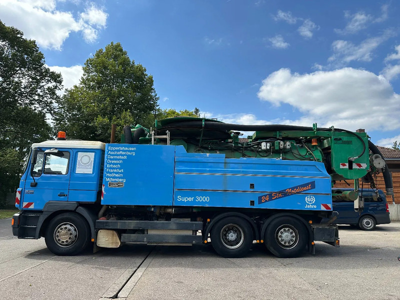 MAN 26.403 F2000 Silent 6x2 Kanalreiniger Saug - und Spülwagen - selbstfahrende Arbeitsmaschine mit Wiedemann Super 3000 Aufbau - Camion hydrocureur: photos 3 MAN 26.403 F2000 Silent 6x2 Kanalreiniger Saug - und Spülwagen - selbstfahrende Arbeitsmaschine mit Wiedemann Super 3000 Aufbau - Camion hydrocureur: photos 3