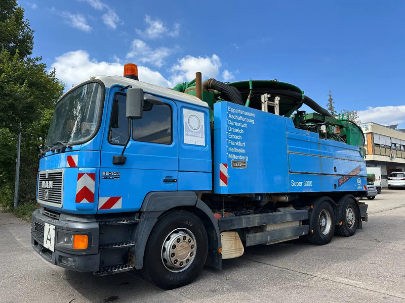 MAN 26.403 F2000 Silent 6x2 Kanalreiniger Saug - und Spülwagen - selbstfahrende Arbeitsmaschine mit Wiedemann Super 3000 Aufbau - Camion hydrocureur: photos 2 MAN 26.403 F2000 Silent 6x2 Kanalreiniger Saug - und Spülwagen - selbstfahrende Arbeitsmaschine mit Wiedemann Super 3000 Aufbau - Camion hydrocureur: photos 2