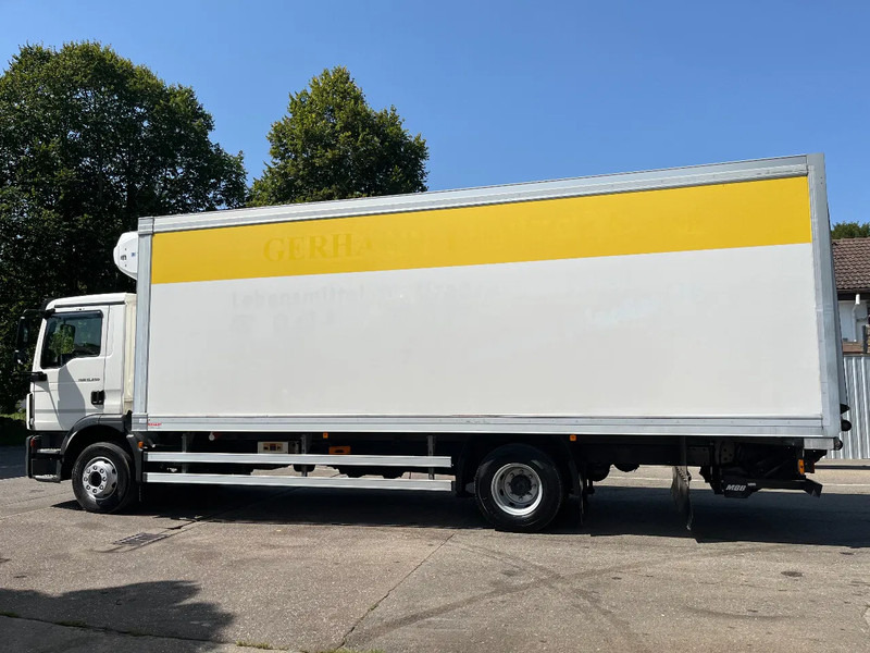 MAN TGM 15.250 *Bi-/Multitemp*Tiefkühlfahrzeug*POLARUS-Tiefkühlkoffer*MBB-C 2000 S LBW* - Camion frigorifique: photos 3 MAN TGM 15.250 *Bi-/Multitemp*Tiefkühlfahrzeug*POLARUS-Tiefkühlkoffer*MBB-C 2000 S LBW* - Camion frigorifique: photos 3