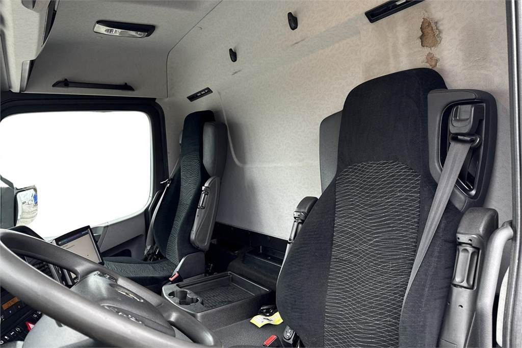 Camion isothermique Mercedes-Benz Actros 5 1830L nR 4x2 FRC 10/2026: photos 11
