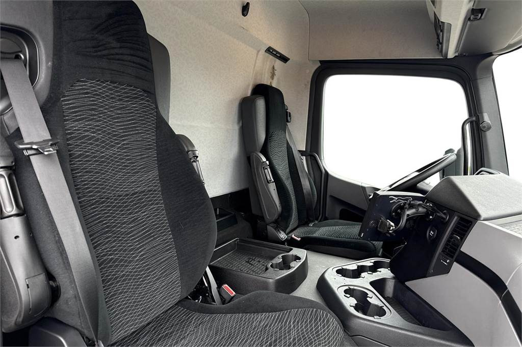 Camion isothermique Mercedes-Benz Actros 5 1830L nR 4x2 FRC 10/2026: photos 17