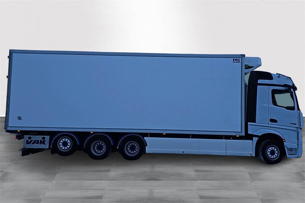Mercedes-Benz Actros L 3558 - Camion isothermique: photos 4 Mercedes-Benz Actros L 3558 - Camion isothermique: photos 4