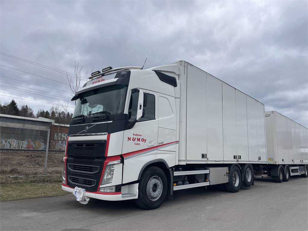 Volvo FH - Camion fourgon: photos 1 Volvo FH - Camion fourgon: photos 1