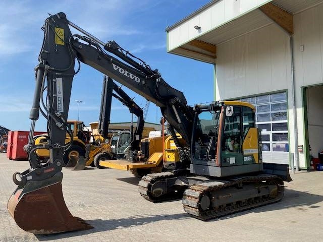 Volvo ECR 145 E L MIETE / RENTAL (12001048) - Pelle sur chenille: photos 1 Volvo ECR 145 E L MIETE / RENTAL (12001048) - Pelle sur chenille: photos 1