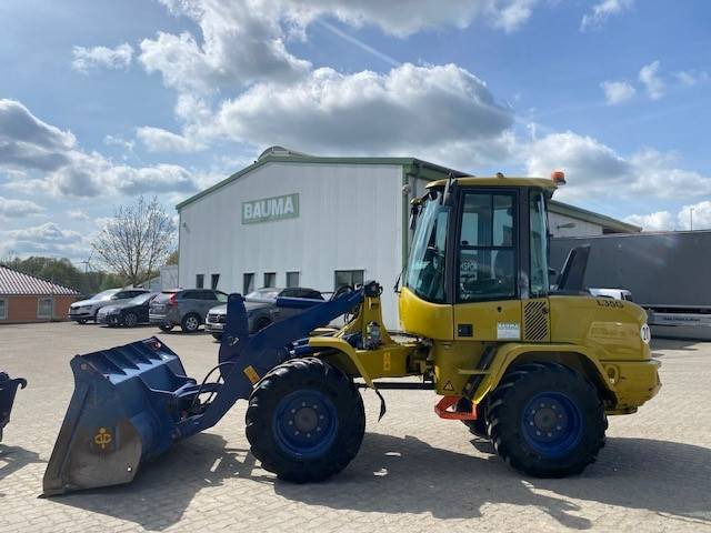 Volvo L 35 G MIETE / RENTAL (12002209) - Chargeuse sur pneus: photos 1 Volvo L 35 G MIETE / RENTAL (12002209) - Chargeuse sur pneus: photos 1