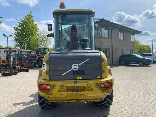 Volvo L 35 G MIETE / RENTAL (12002209) - Chargeuse sur pneus: photos 3 Volvo L 35 G MIETE / RENTAL (12002209) - Chargeuse sur pneus: photos 3