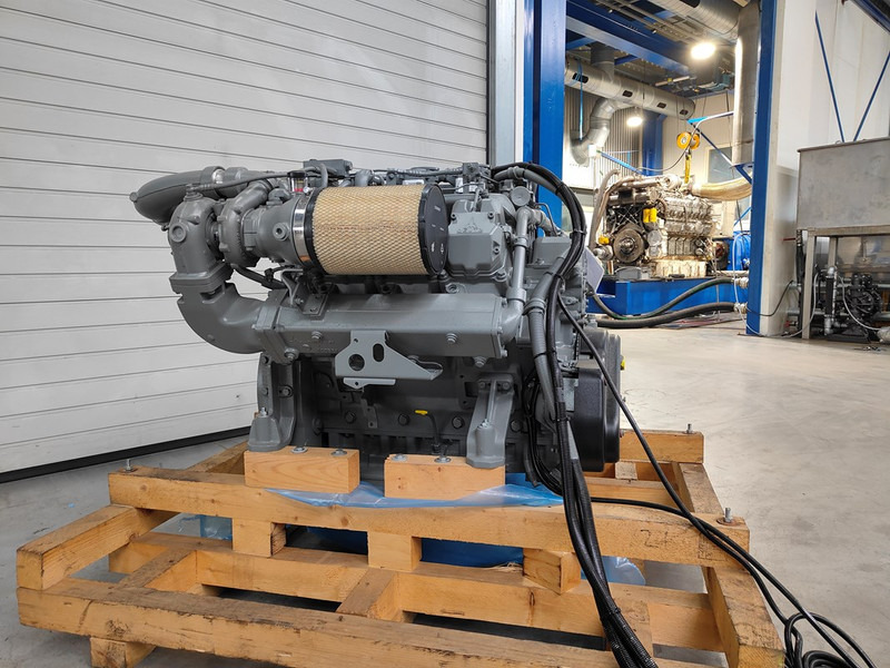 Deutz TCD2015 V6 M NEW - Engins de chantier: photos 2 Deutz TCD2015 V6 M NEW - Engins de chantier: photos 2