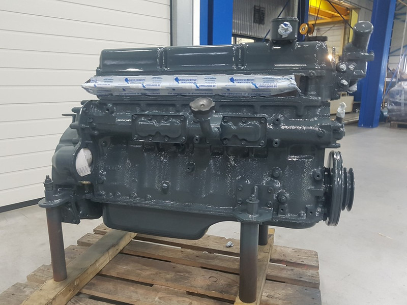 Mitsubishi 6D14 LONG-BLOCK - Engins de chantier: photos 1 Mitsubishi 6D14 LONG-BLOCK - Engins de chantier: photos 1