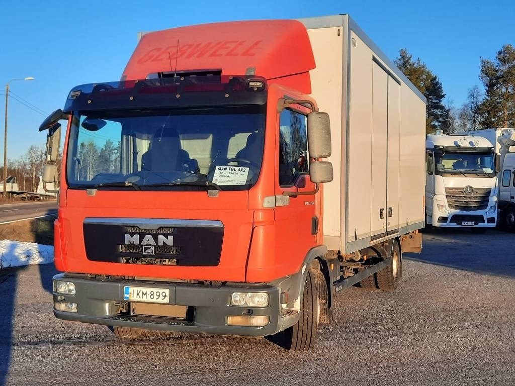 MAN TGL 12.220 - Camion fourgon: photos 1 MAN TGL 12.220 - Camion fourgon: photos 1