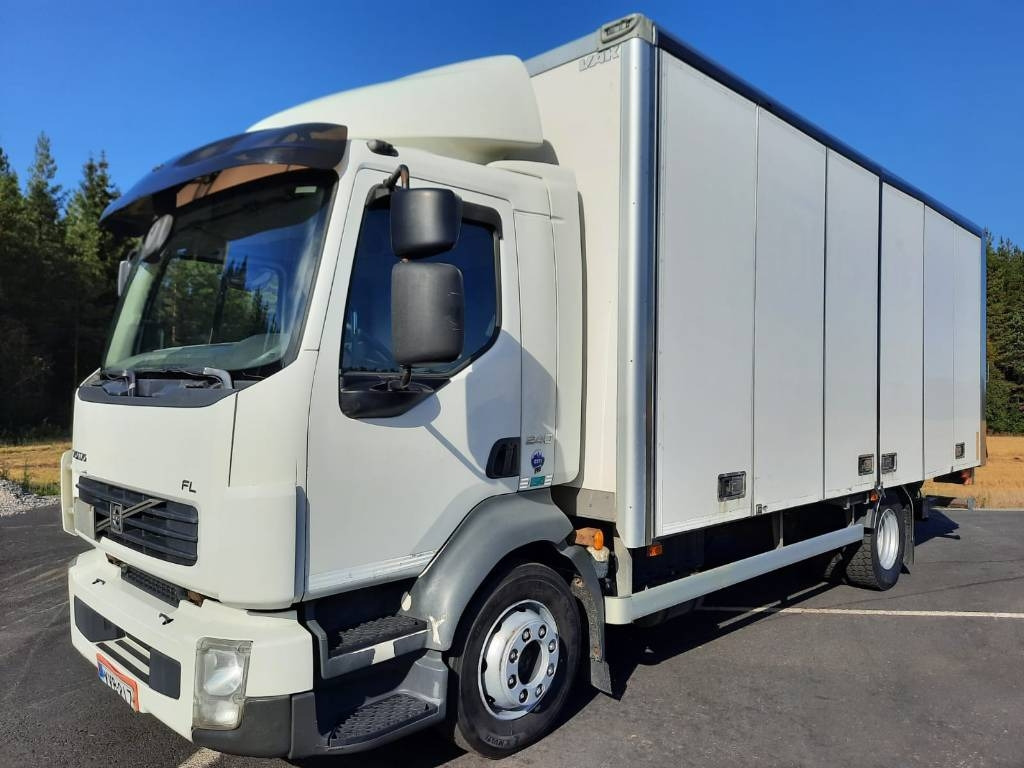 Volvo FL 240 - Camion fourgon: photos 1 Volvo FL 240 - Camion fourgon: photos 1