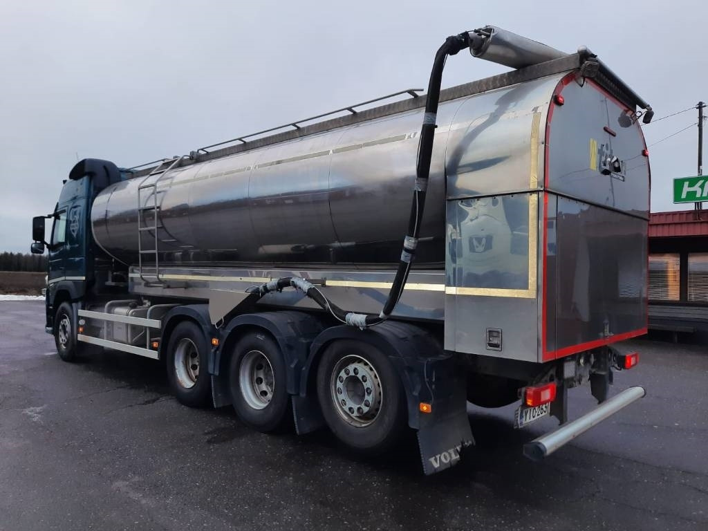 Volvo FM 13 - Camion citerne: photos 3 Volvo FM 13 - Camion citerne: photos 3