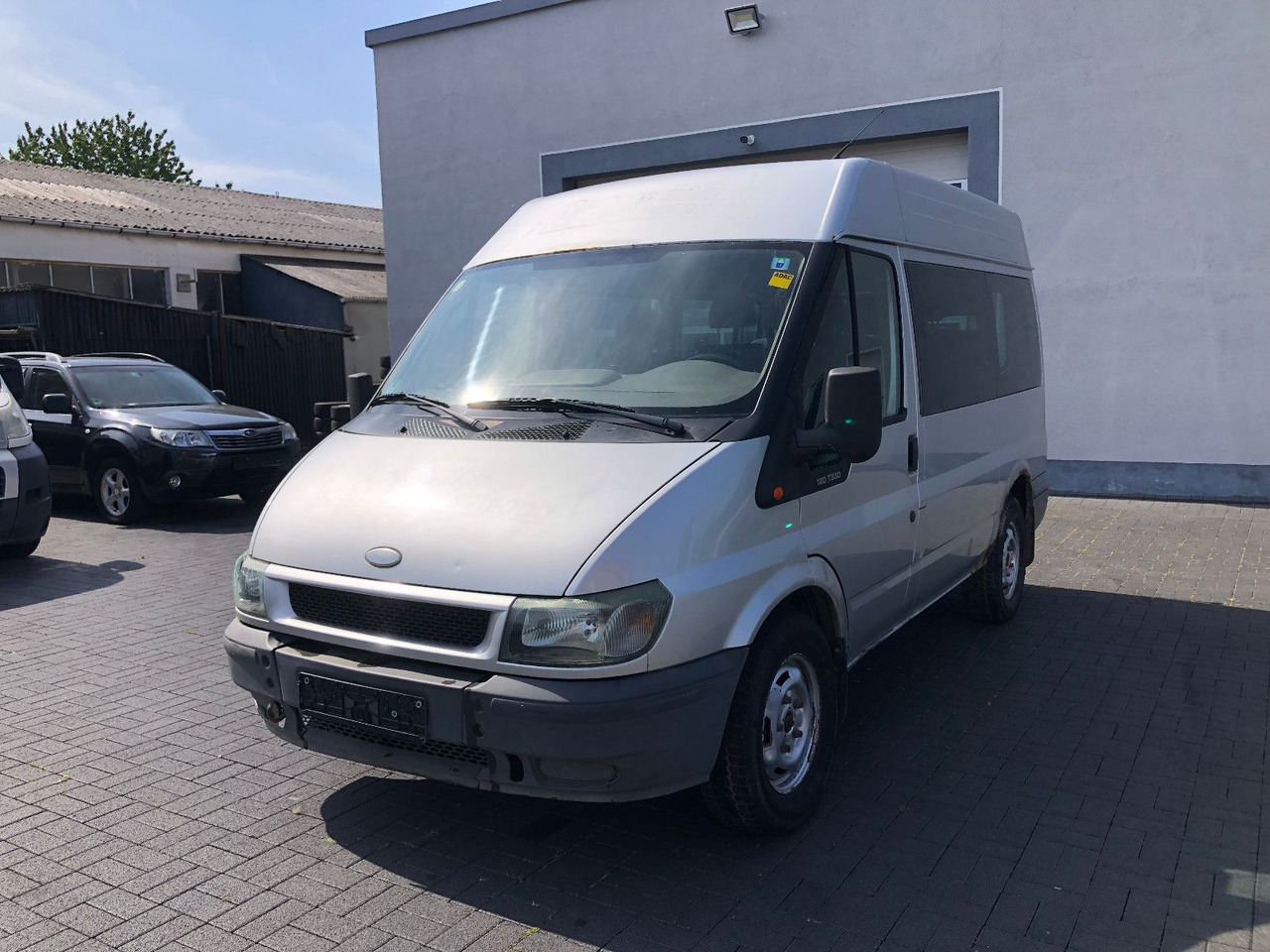 Ford Transit 2.4 TDi, Heckantrieb, 8-Sitzer, Klima - Transport de personnes: photos 1 Ford Transit 2.4 TDi, Heckantrieb, 8-Sitzer, Klima - Transport de personnes: photos 1
