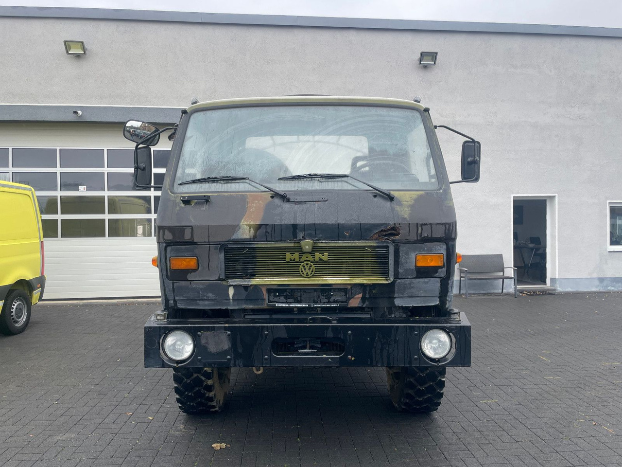 MAN 8.136 4X4 - Utilitaire plateau: photos 5 MAN 8.136 4X4 - Utilitaire plateau: photos 5