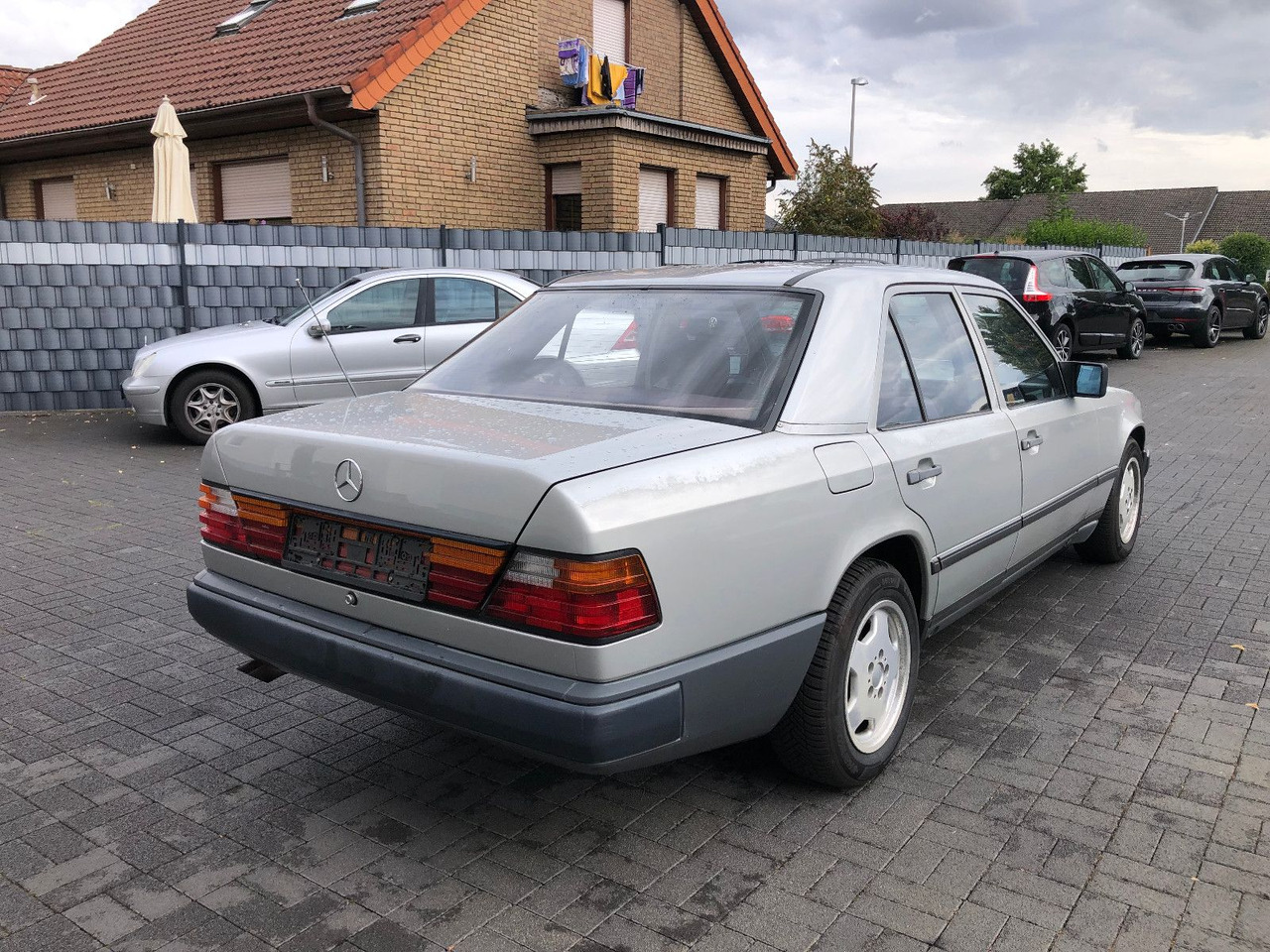 Mercedes-Benz W124 E 260 - Berline: photos 2 Mercedes-Benz W124 E 260 - Berline: photos 2